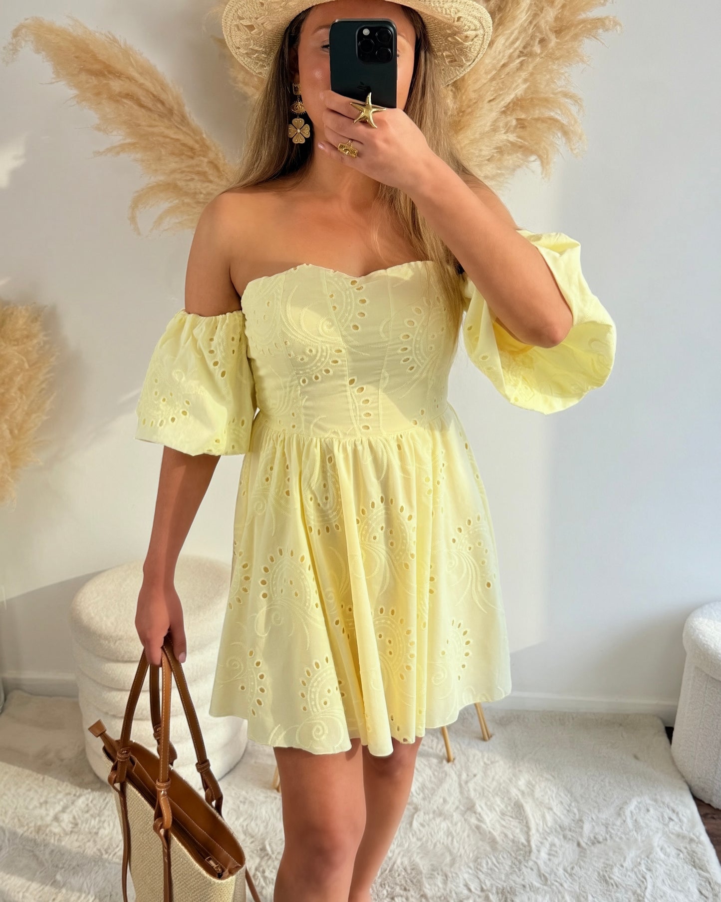 Robe Leila