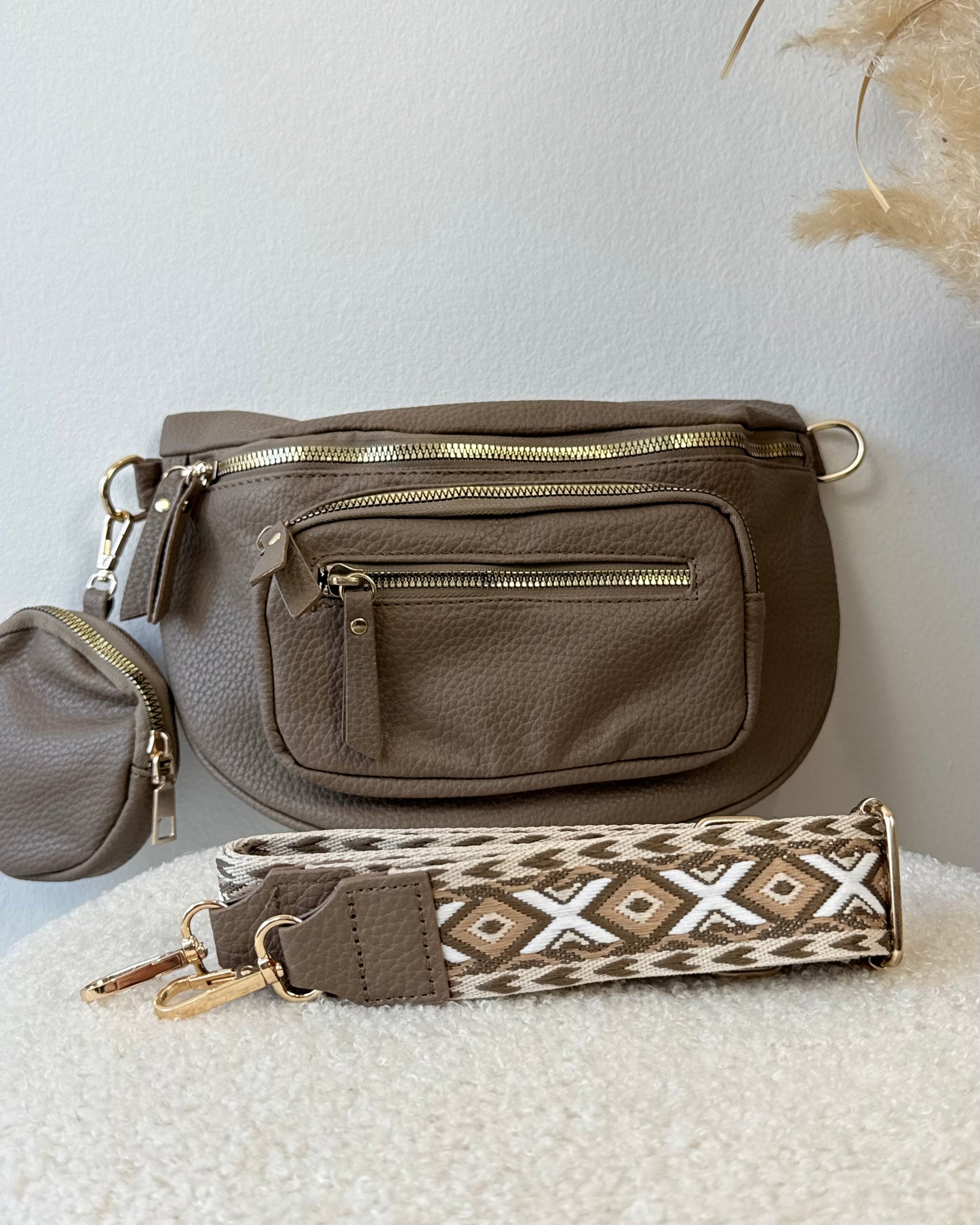 Sac banane camel effet grainé – Chic & pratique